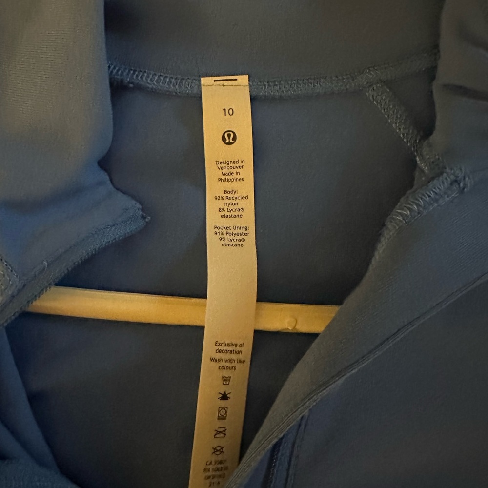 SOLD It’s Rulu Run Cropped Half Zip - Picture 6 of 6
